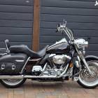 Harley-Davidson Road King Classic Gy&ouml;ny&ouml;rű pari...