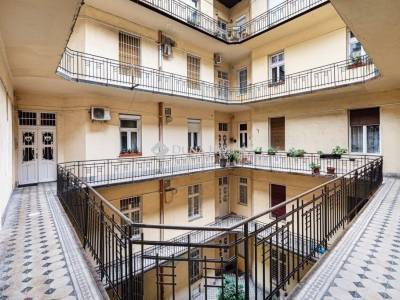 Elad&oacute; lak&aacute;s, Budapest 2. ker.