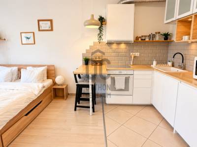 Elad&oacute; lak&aacute;s, H524779 Budapest XIII. ker&uuml;let, Vizafog&oacute; - Marina part