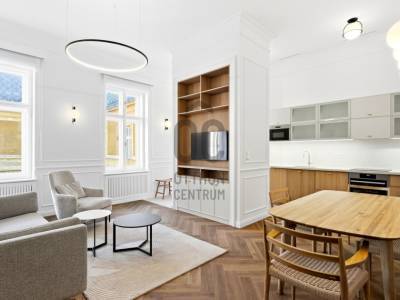 Elad&oacute; lak&aacute;s, H525090 Budapest I. ker&uuml;let, V&aacute;r