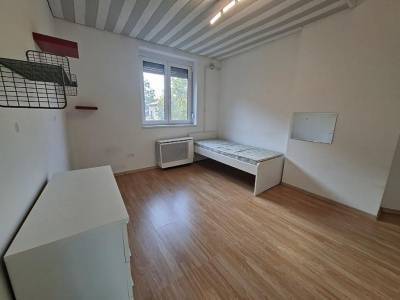 Kiad&oacute; t&eacute;glalak&aacute;s, Budapest X. ker&uuml;let, Laposdűlő